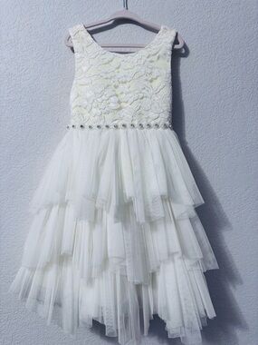 American Princess Girl’s Lace and Tiered Tulle Party Dress. Size 6.